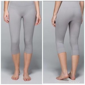 Lululemon Seamlessly Street Crop in Heathered Medium Gray Size 6